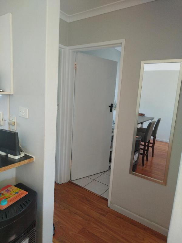 2 Bedroom Property for Sale in Vredekloof East Western Cape